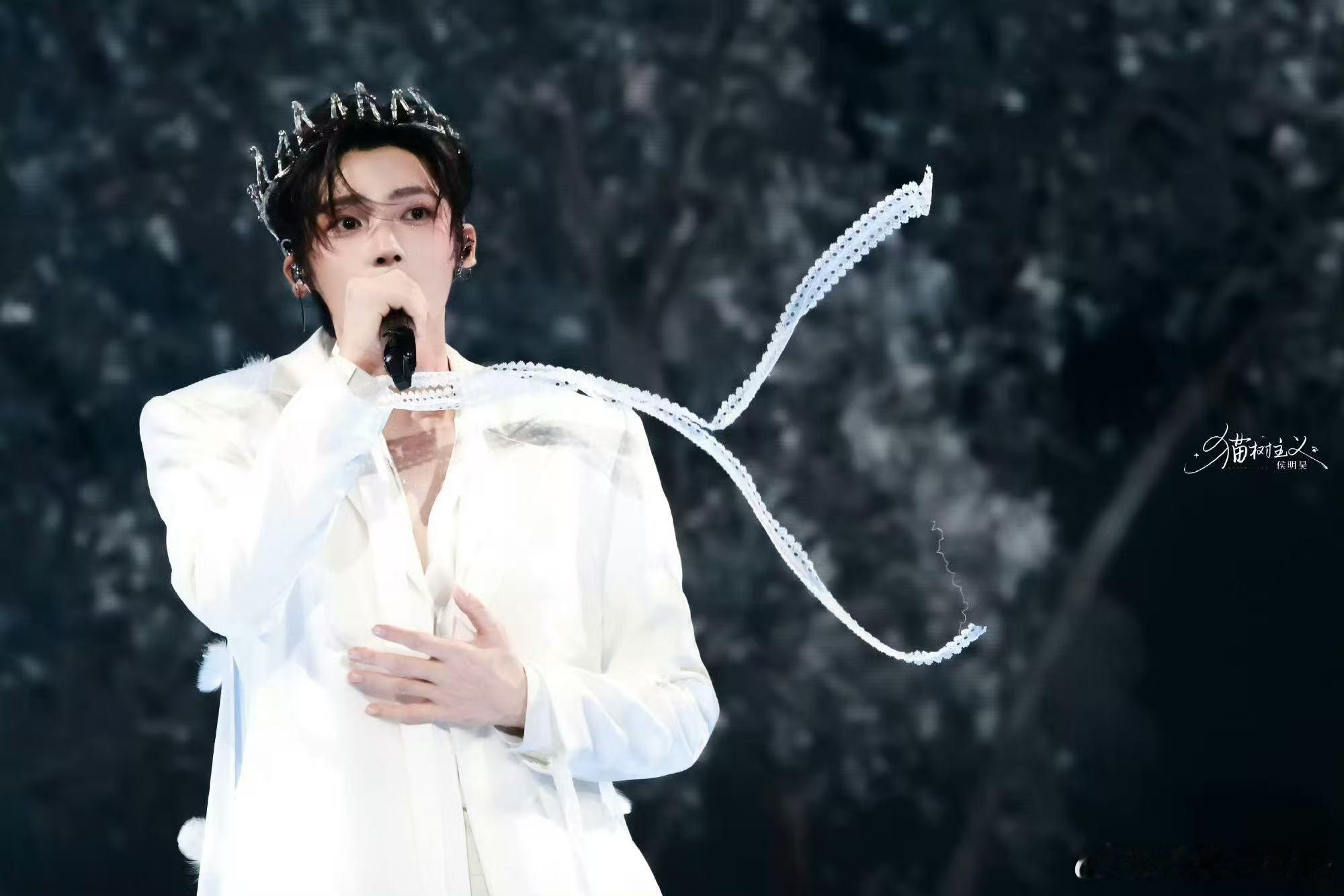 侯明昊我这事业线拐的有点陡侯明昊刑侦实录变成陆江来升职记 原以为是常规卧底剧本，