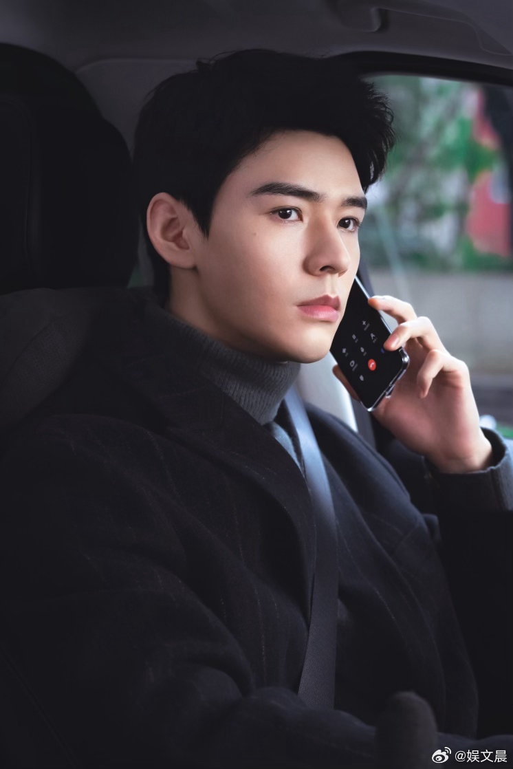 我对工作的态度就龚俊这样龚俊打工人嘴替每天上班的状态全靠龚俊支撑，清醒搞钱佛系上