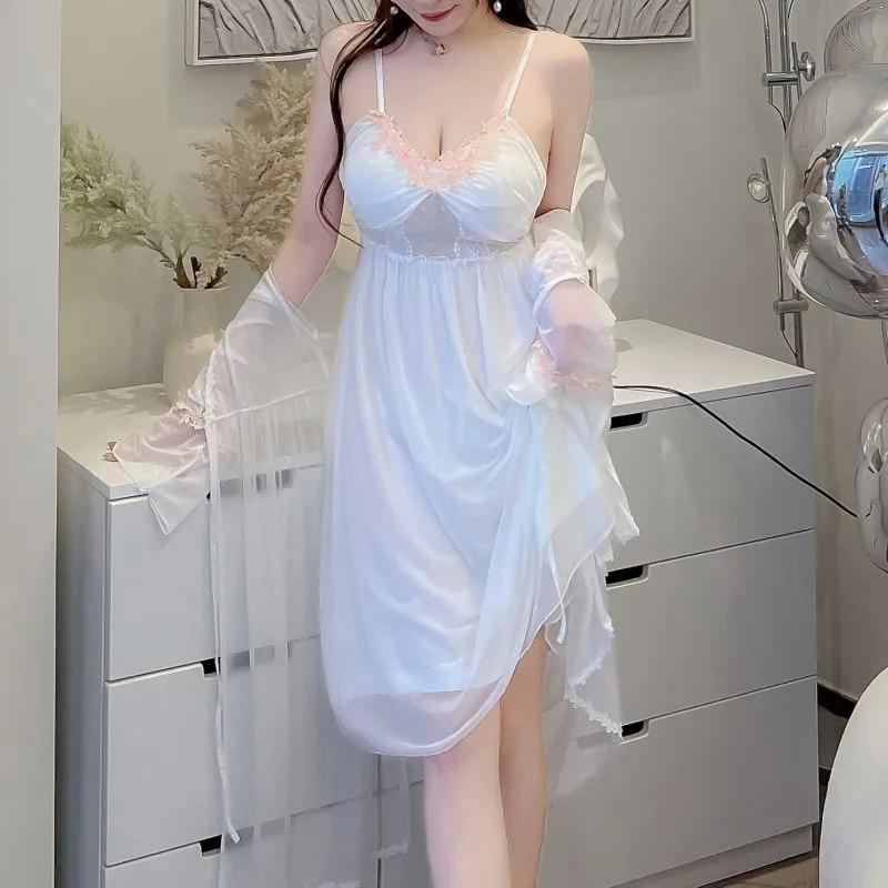 女孩子一定要记住，旅游了再确定关系，求婚了再同居，提亲了再结婚，蜜月了在备孕，确