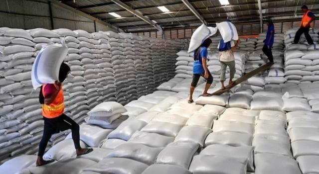 印尼公开喊话中国！当地时间2月25日，印度尼西亚宣布开始推介以离岸人民币计价的债