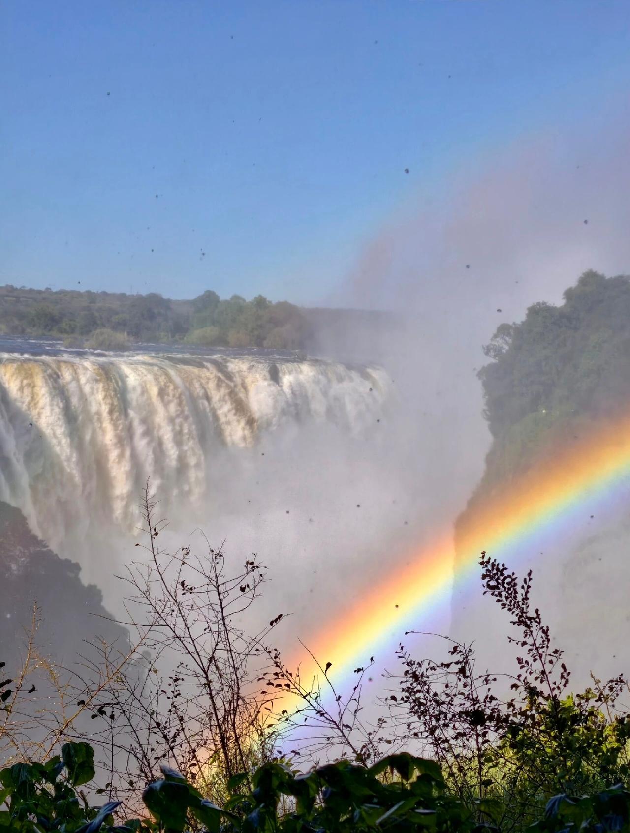 🇿🇼世界三大瀑布之一，百闻不如一见，津巴布韦维多利亚瀑布震撼壮丽！

站在“