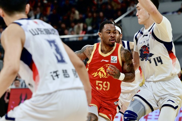 塔克36+15+12超级三双，黄龙主场18连胜！