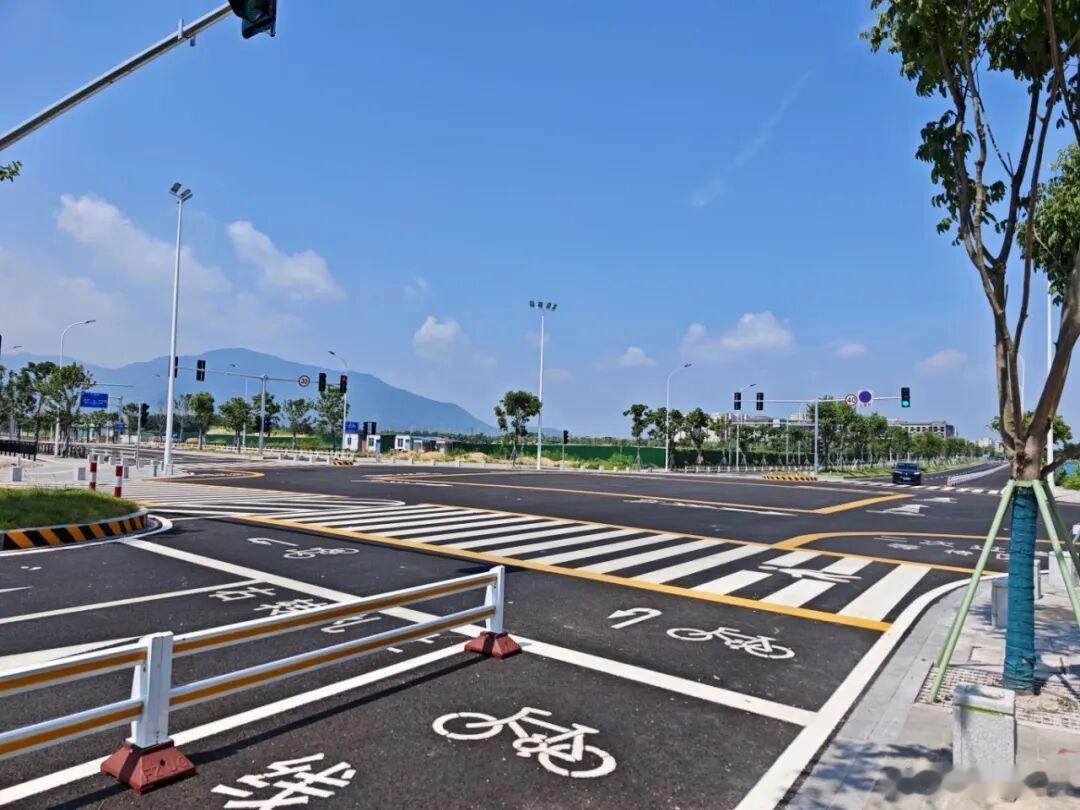 城乡建总集团负责建设的市重点项目——帝封江片区路网三期工程第1标段正式通车 