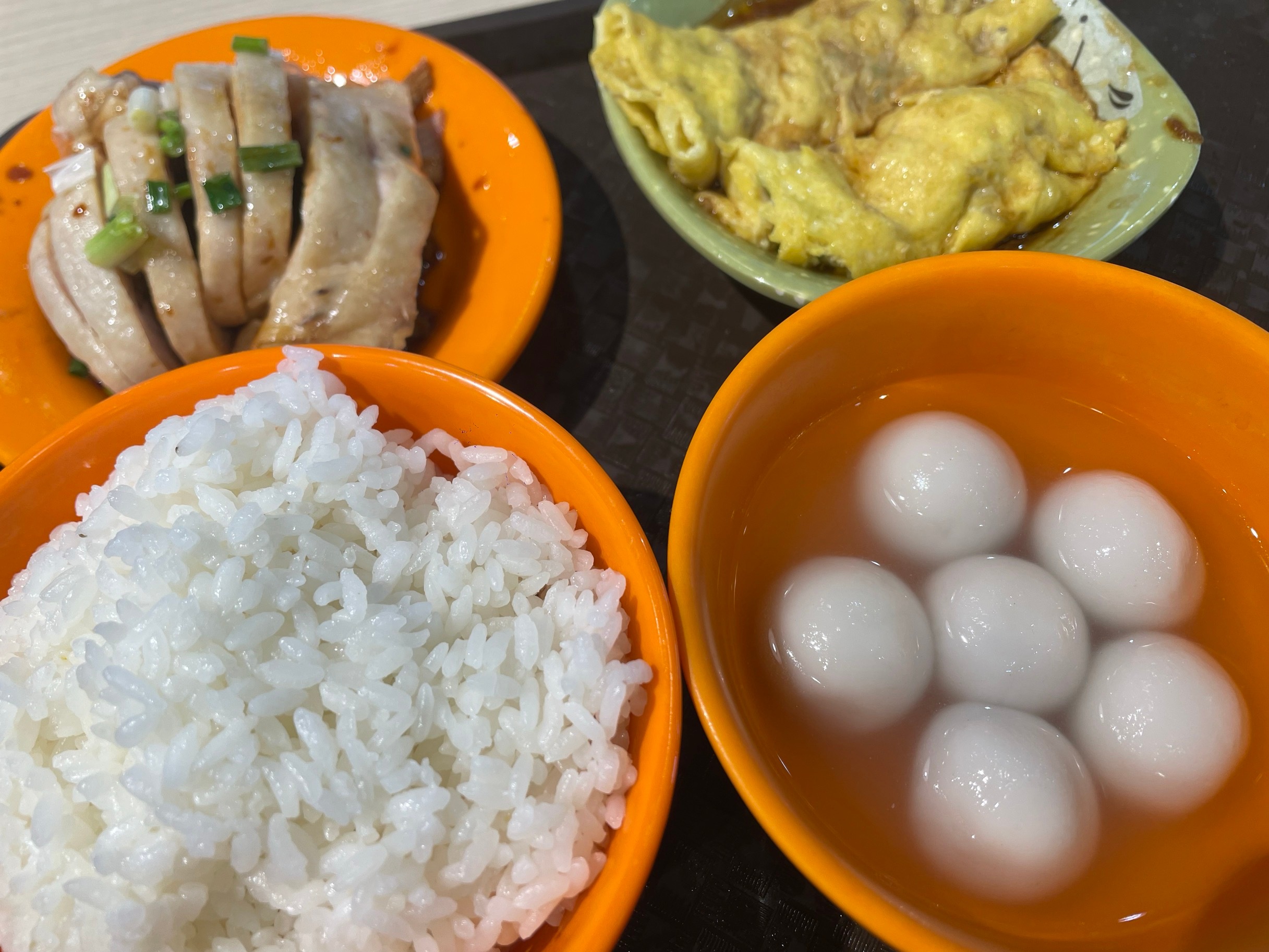 昊有趣日常  冬至快乐～吃了学校里的免费汤圆[馋嘴] 