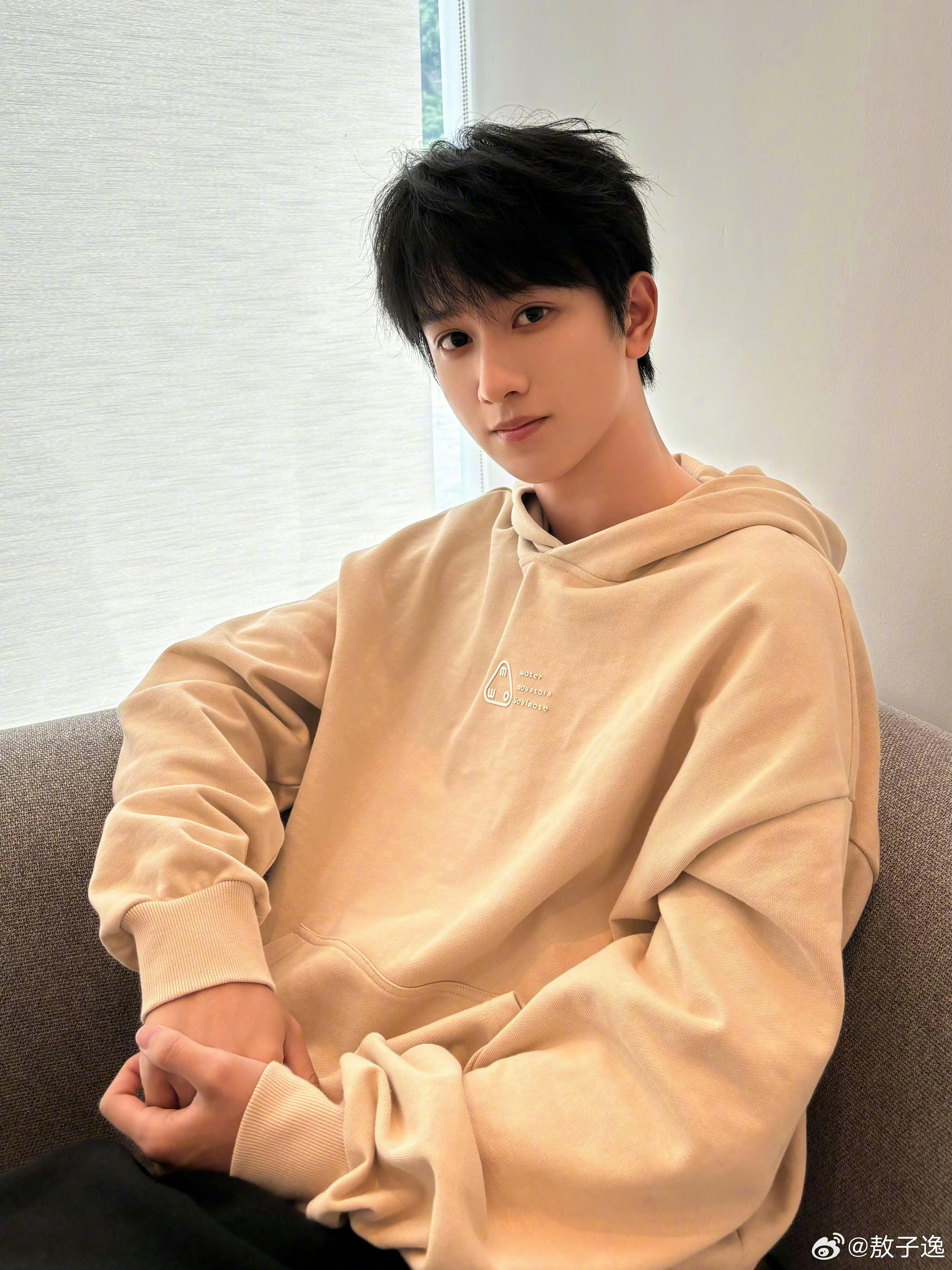 敖子逸新综开播户外成长计划 三个男人一台戏：尹正怕蹦极的怂样，志胜被小孩嫌弃的囧