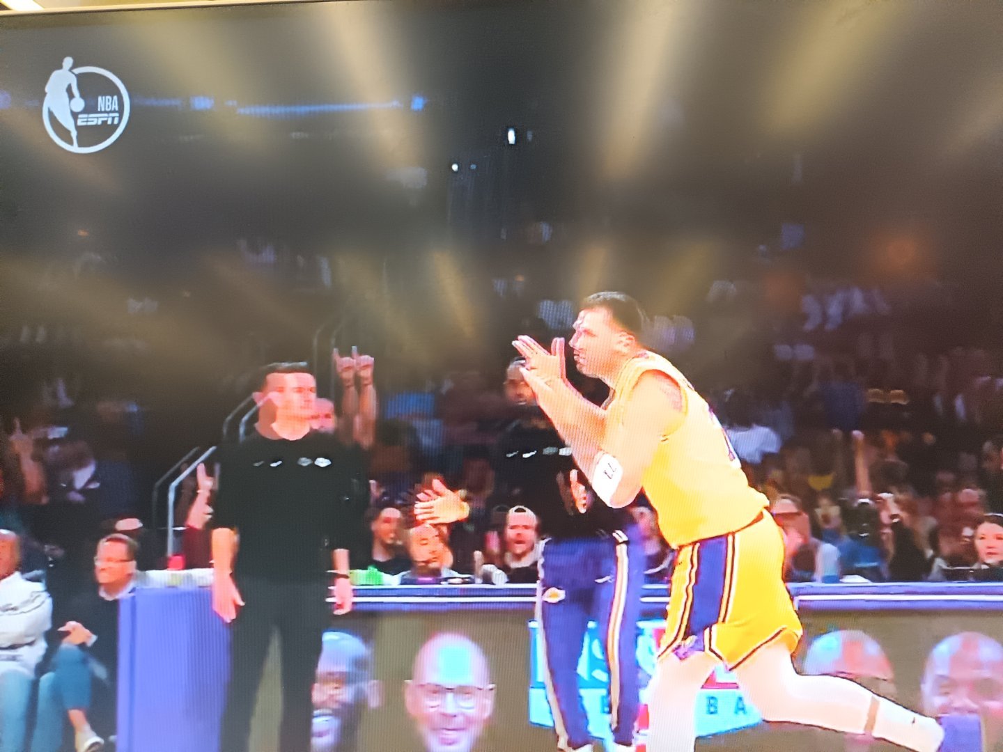 LUKA MAGIC快船vs湖人