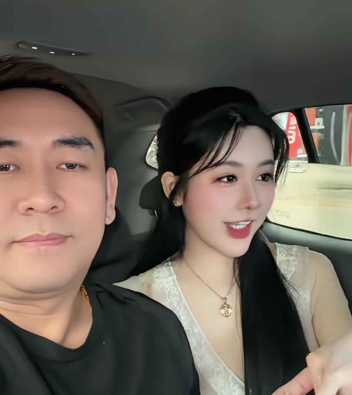 这哥们到底啥实力，混得如此好！
