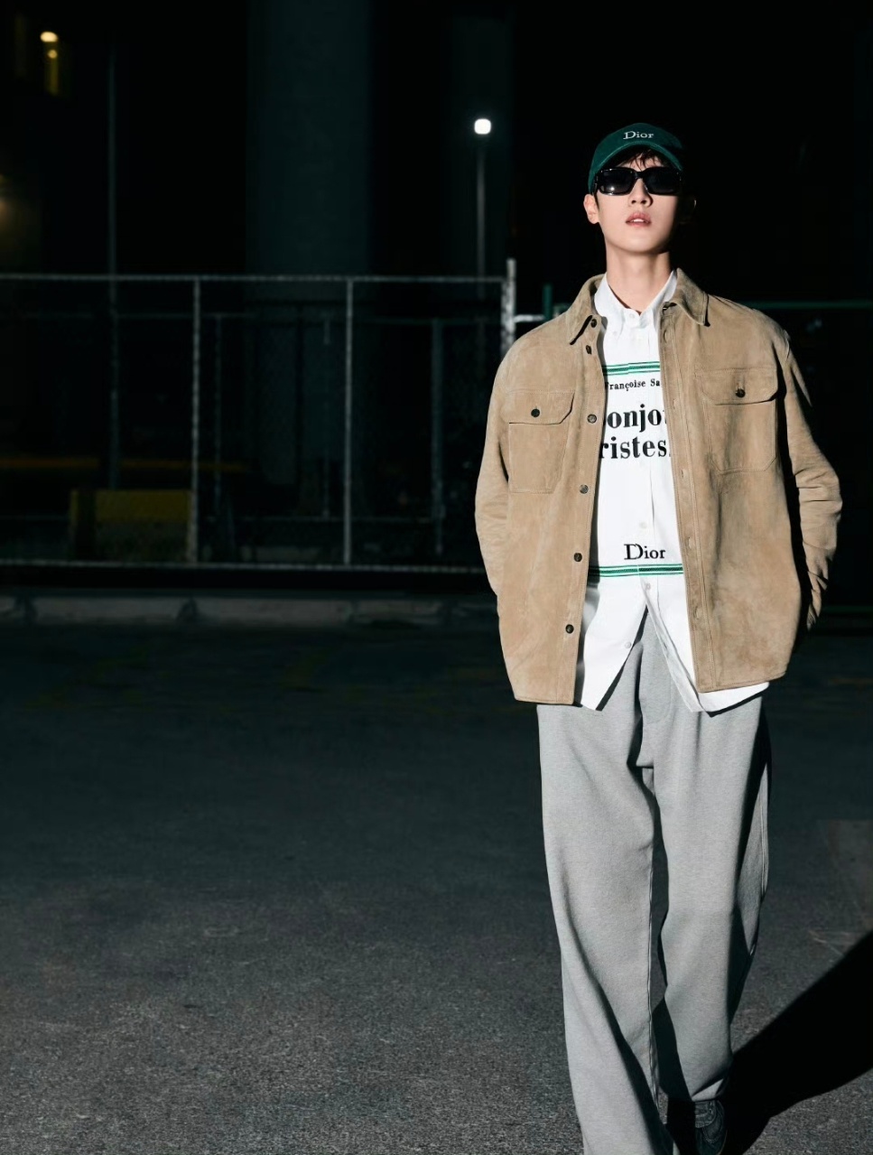 娱乐李昀锐巴黎优雅之旅李昀锐巴黎闪现一下李昀锐巴黎优雅之旅，闪耀巴黎咯~ 