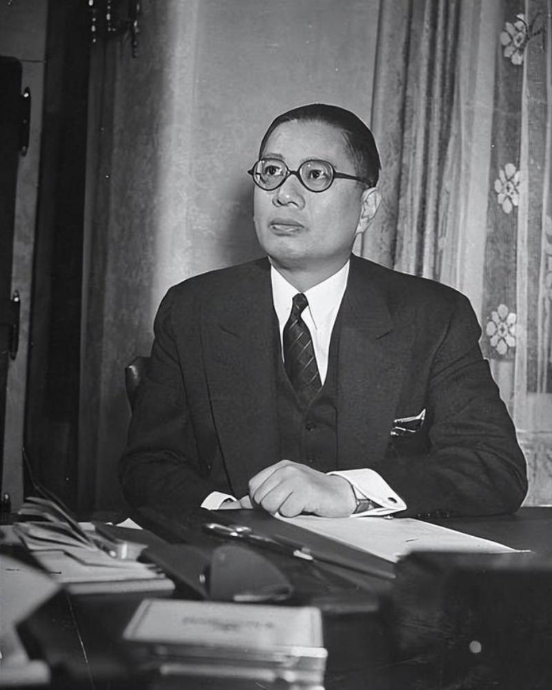 1971年4月24日晚，77岁的宋子文和妻子前往友人家赴宴，谁也没料到，这顿普通