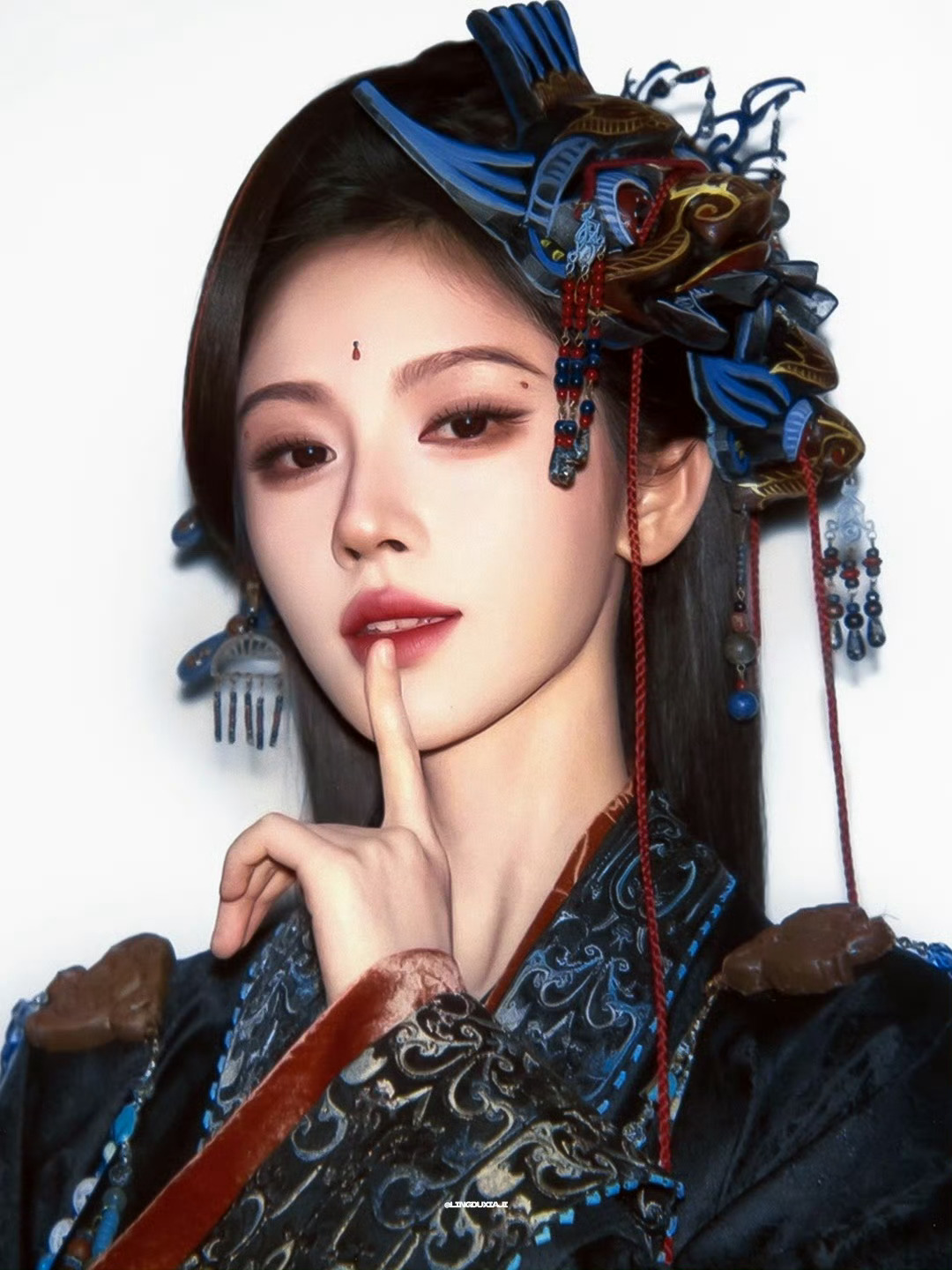 鞠婧祎 jjy鞠婧祎阿黛 jjy鞠婧祎来战 “你是春日的入场券，盛夏的晚晴天”?