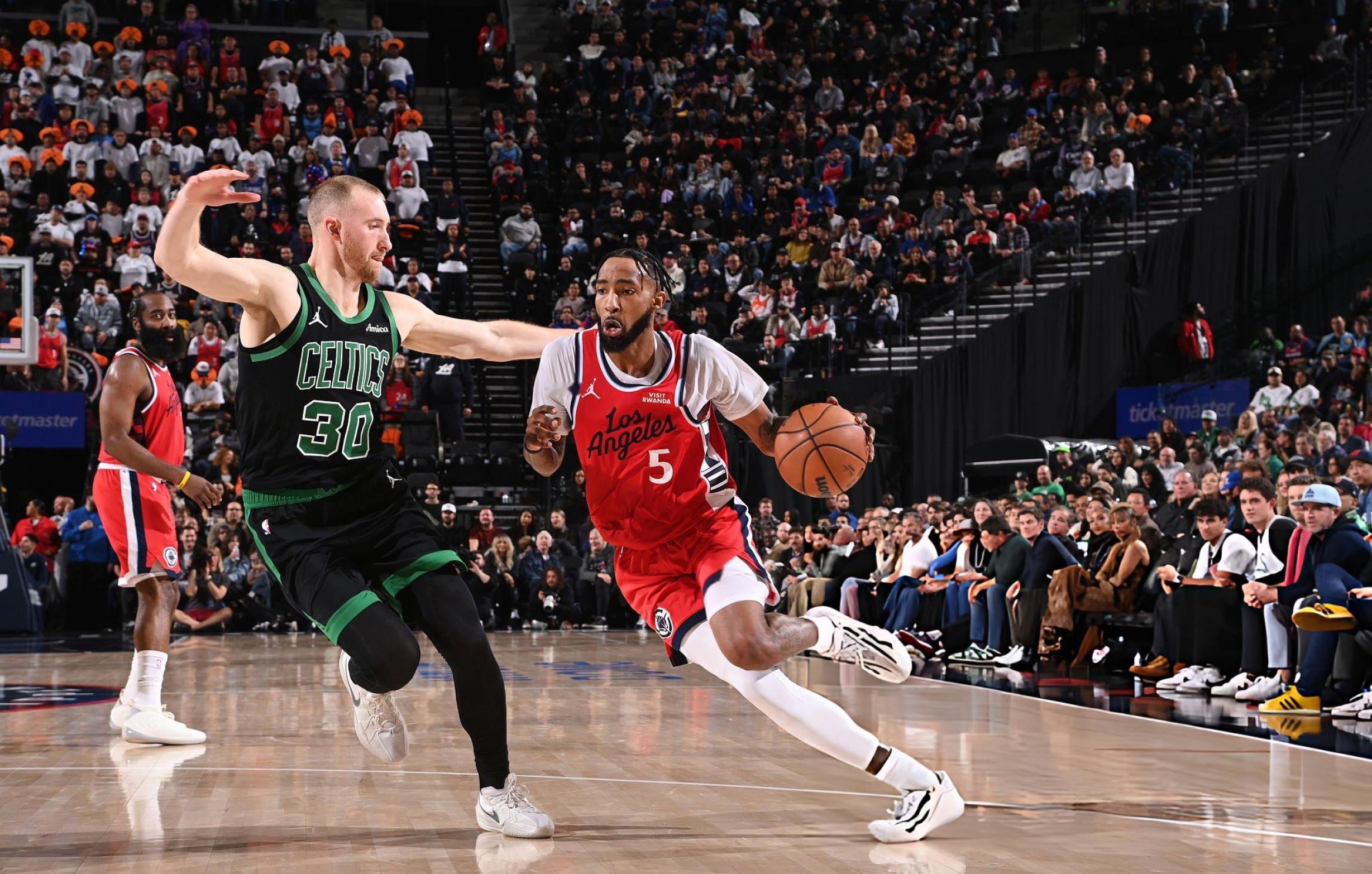 Shams：小琼斯右膝内侧副韧带二级扭伤，六周后重新评估新赛季篮不住我的观赛搭子