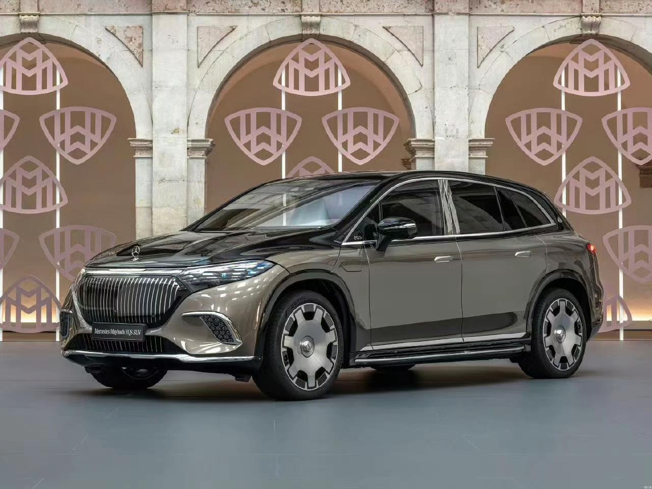 离迈巴赫很近很近的一次机会哟！
梅赛德斯-迈巴赫EQS 680 SUV ，新车指