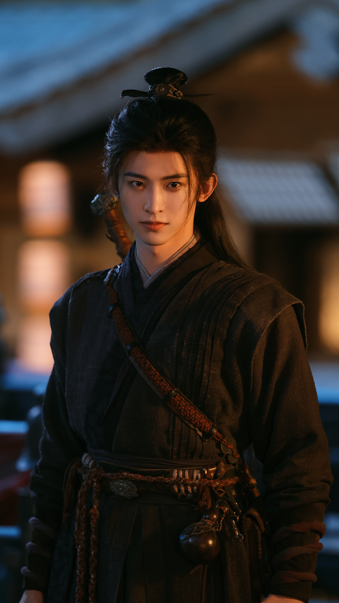 常华森  F君的提问箱 即将做客F君访谈~✨🎬作为演员，常华森不断尝试不同类型