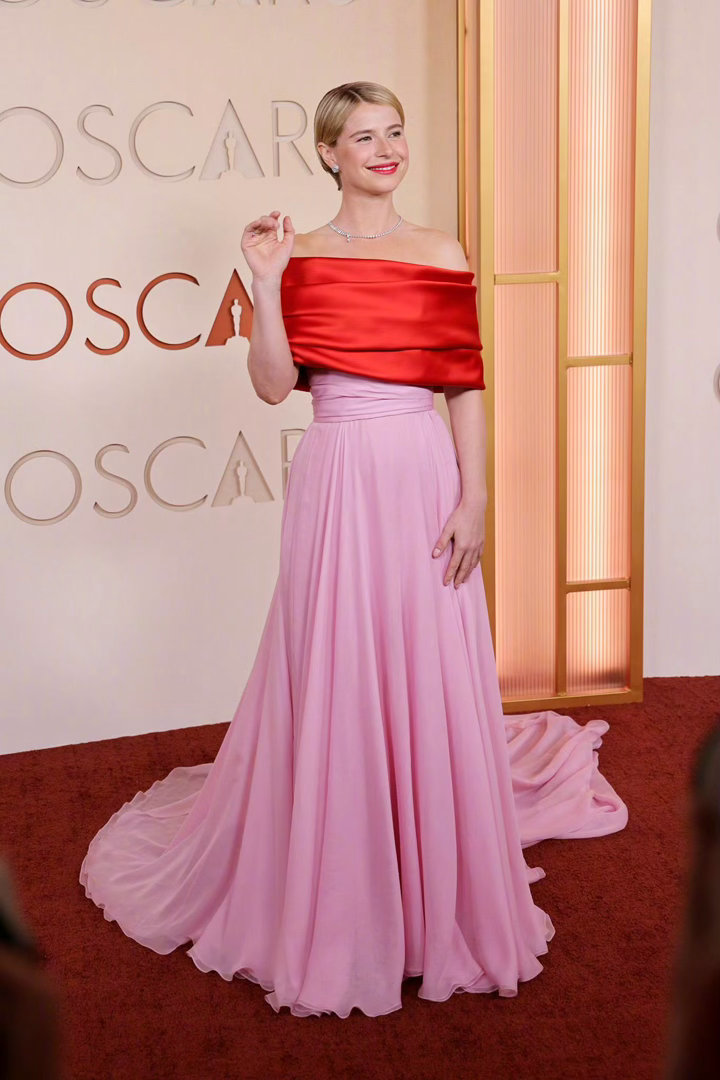 奥斯卡新晋影后 香奈儿特别定制 