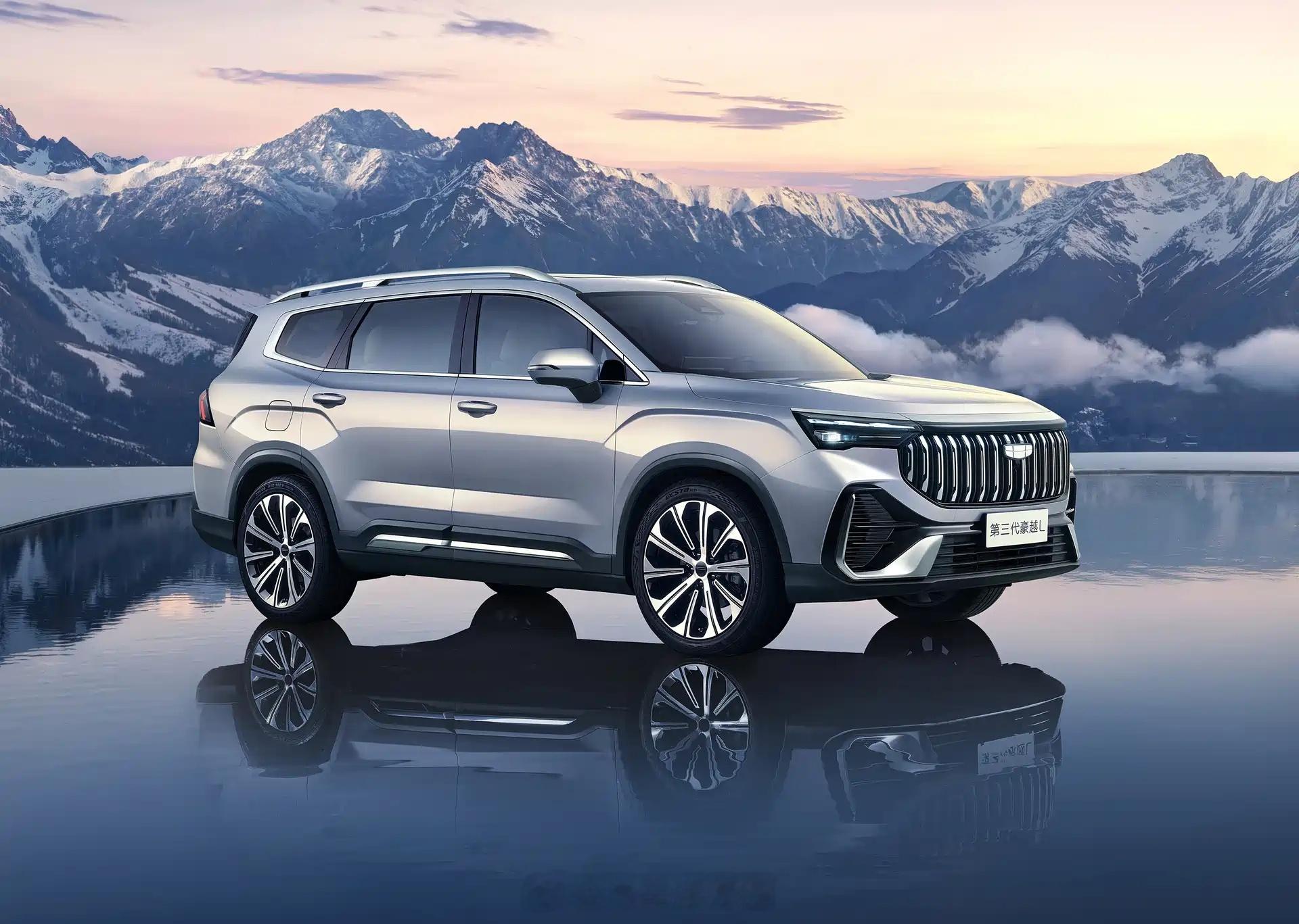 新款吉利豪越L来了，有5/6/7座三种座椅布局燃油 中型SUV车长4865，轴距