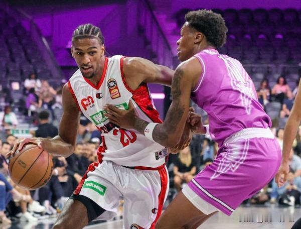 今天，NBA球队中的灰熊、凯尔特人、公牛、老鹰、开拓者、爵士，六支NBA球队老总