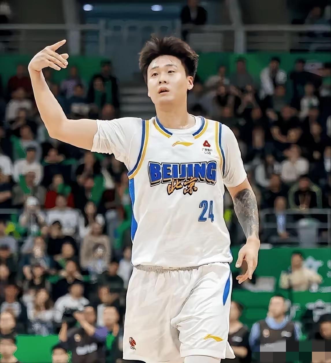 赵睿太争气了
被广东扫地出门的这口恶气今天终于舒舒服服的吐了出来。
赵睿今晚替补