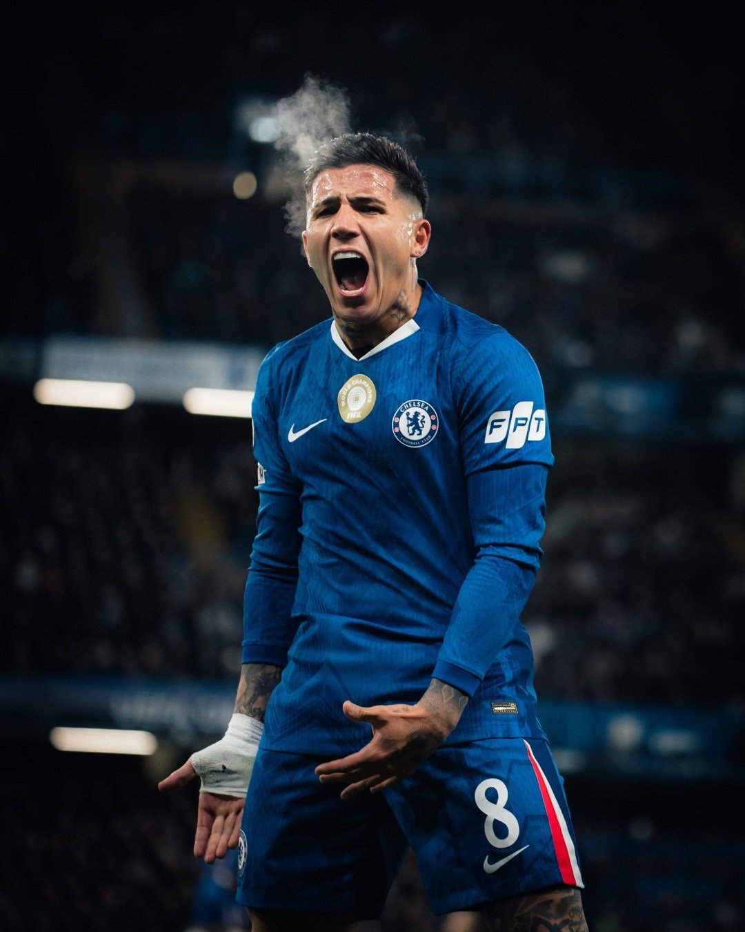 🔥送出助攻的恩佐赛后发了一堆帅照啊😍 📲“ 这就是我的球队！精彩的欧冠之夜