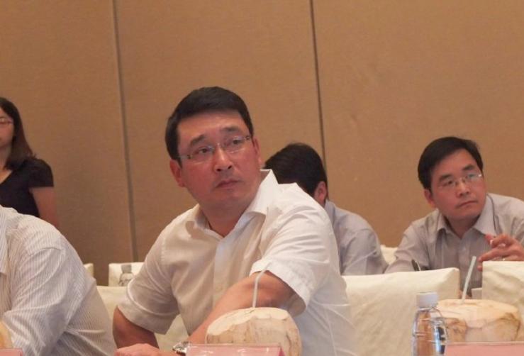 这次倒查 9 年，真的只是为了抓几个贪官吗？很多人以为，这不过是一次常规的廉政风