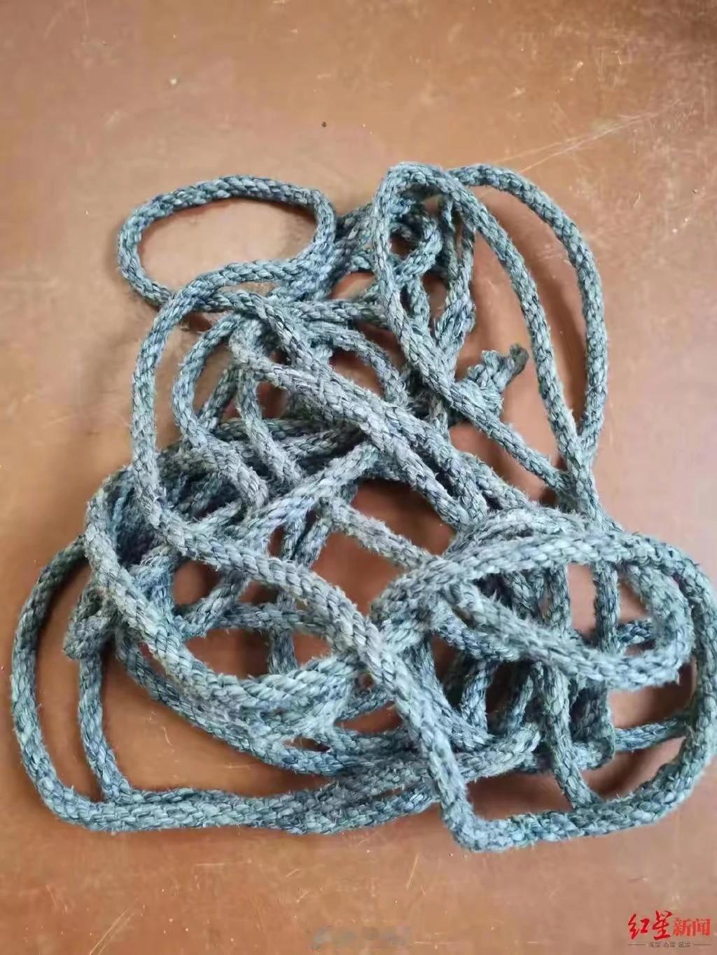 14岁未成年少女遭三男子侵害，触目惊心！
可心和小丽，是寄宿初中的两名初中女学生