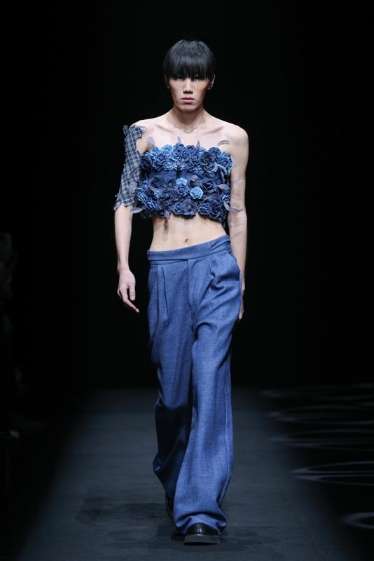 陸上無衣·范超|盛泽时尚日 2026春季中国国际时装周，用一场「月下见花归」的视