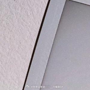 晚安心语 “夜色是宇宙温柔的呼吸，而你是呼吸里最安稳的节拍。晚安。” 