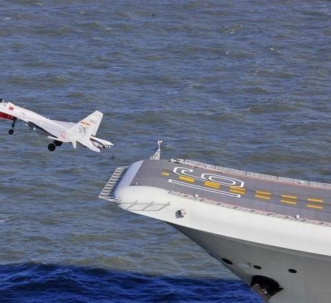 《解放军歼-15在日本家门口两度锁定日本战机，小泉半夜急了》阅读量：3.8万
点