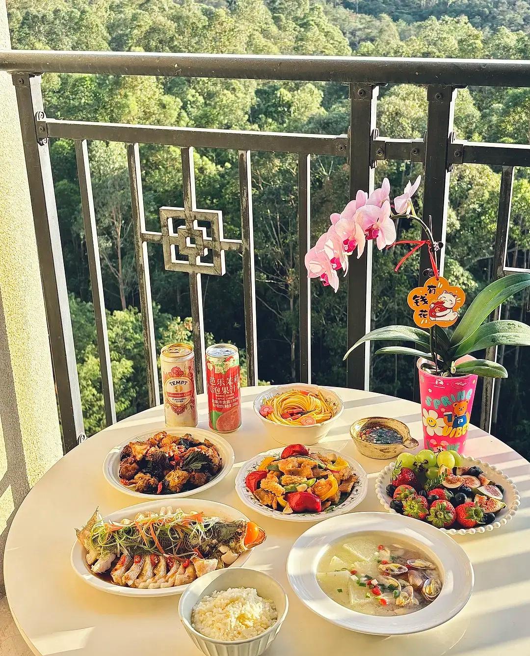 爷爷传下来的人情世故，句句都是处世智慧：

1. 别人请客，提前一天约是真心请，