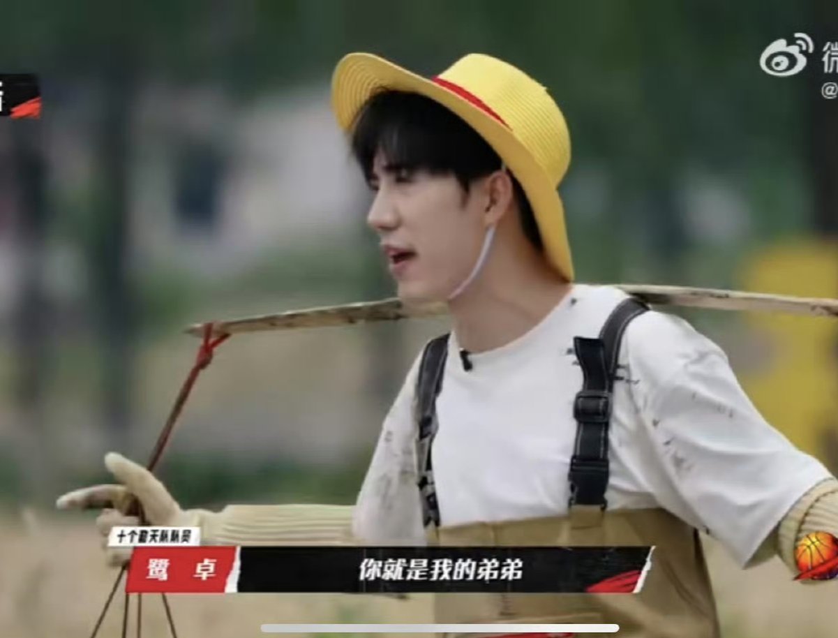 #十个勤天专业种地团队##十个勤天真正的种田小子#十个勤天种地是专业的，插秧简直