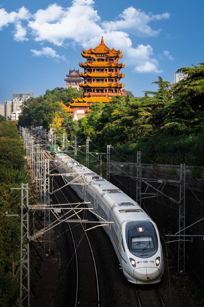 中国六大国有车企：
1、一汽：央企，坐标长春
2、东风：央企，坐标武汉
3、长安