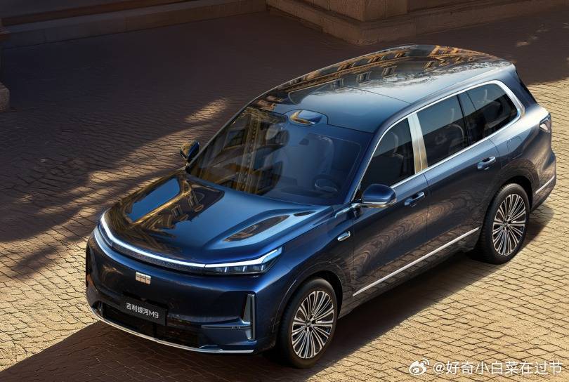 家庭出行，空间为王！银河M9车内面积5.2㎡，得房率88.3%，6人满载，后备箱