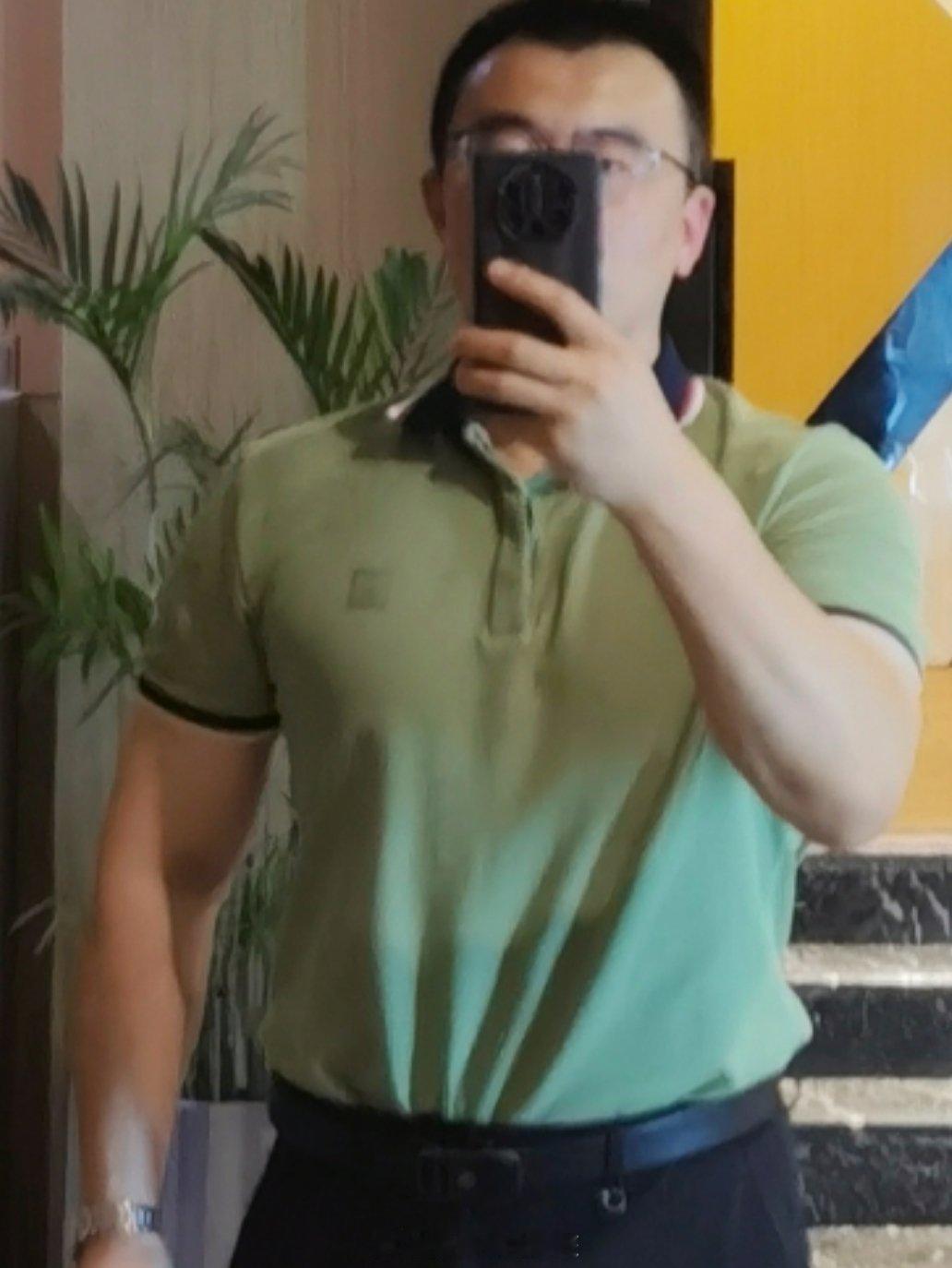 2年前给老仝阿姨做的左膝置换，75岁了，因为现在经常胸闷来心内科住院查查调理调理