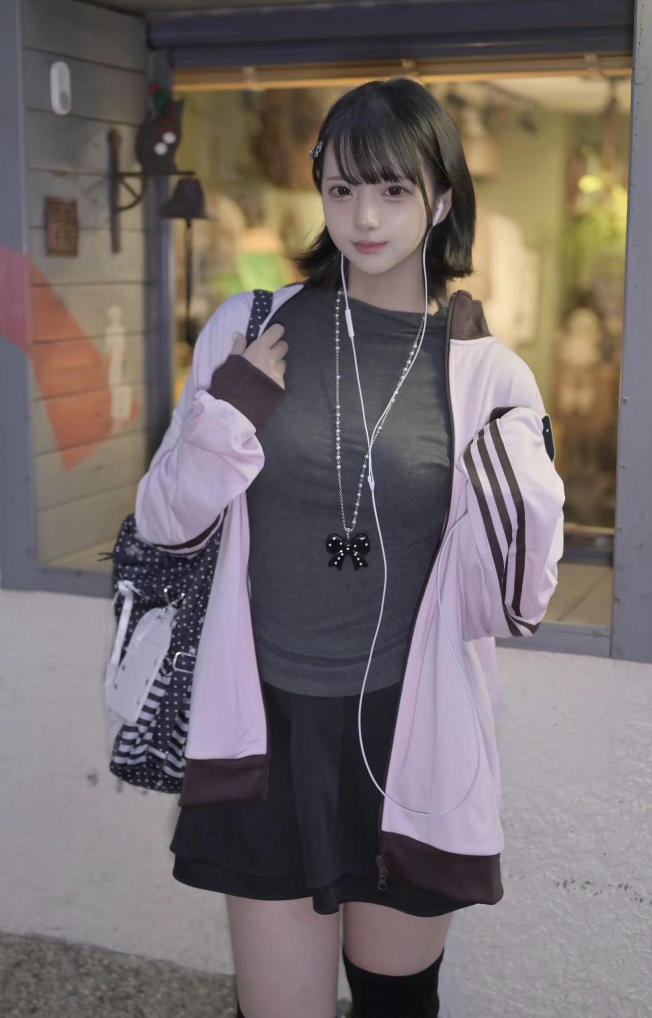 粉阿迪好美萌的吧。日系 阿迪达斯