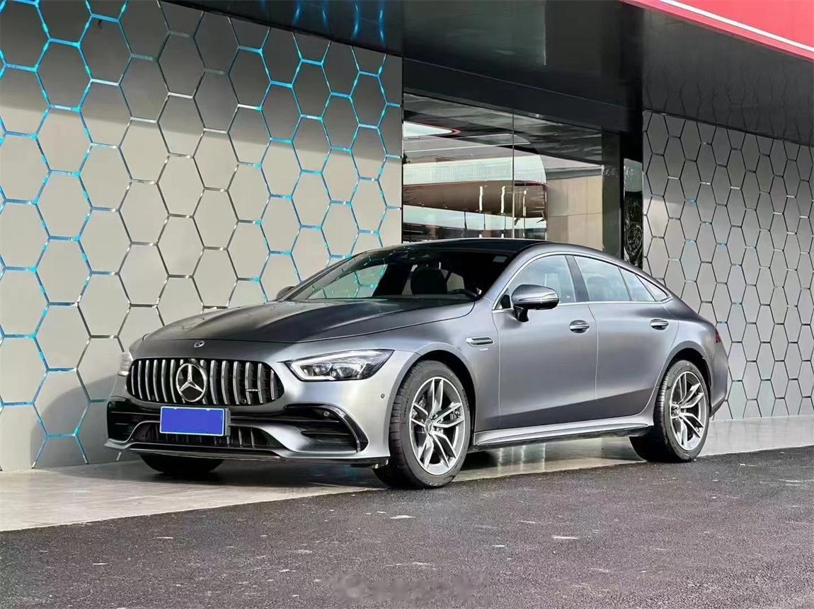 奔驰 AMG GT50 灰/黑3.0T 直列6缸，5秒破百有性能又能兼顾家用[赞
