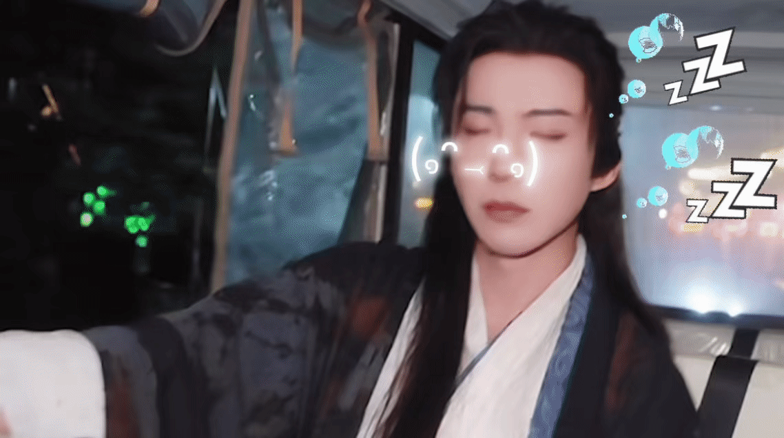 摩登兄弟愿你我在七月，遇见所有美好，心随喜乐向阳，笑里全是坦荡，未来光芒万丈摩登