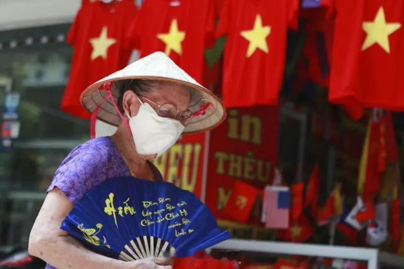 越南贸易部紧急发布指令，打击向美国及其他贸易伙伴非法转运货物的行为，试图以此避免
