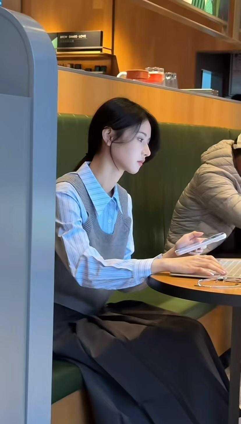 远看有点像圆圆，细看又有点像柏芝