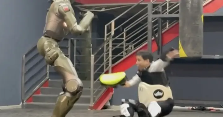 众擎机器人“暴踹”河南老板后，河南资本强势入局！将在郑州建设全球制造中心