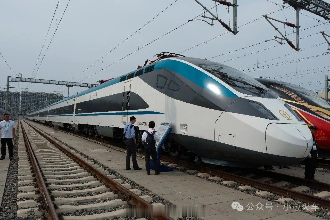 高铁头条【国铁40亿元采购复兴号动集动车组 补充普速铁路运力】铁路装备市场不断迎