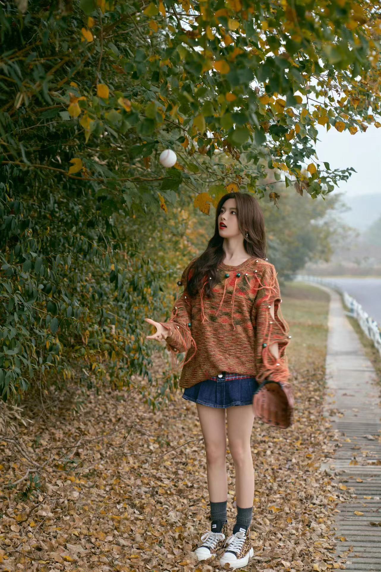 #杨超越元气少女妆##杨超越美拉德毛衣穿搭# 杨超越平时出席活动美就算了，怎么日