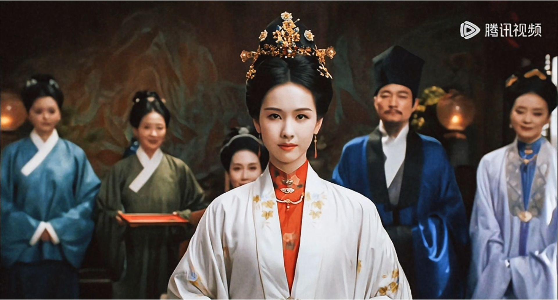 女子就应该三从四德三从：从政 从法 从商 Three paths:Po...