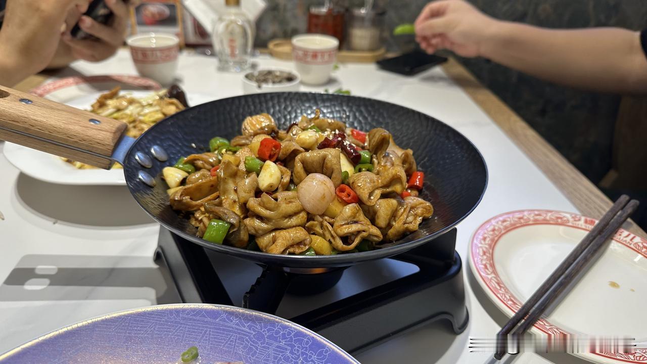人到中年，是不是好多人都跟我一样，无欲无求，对什么都提不起兴趣！也不喜欢结交新的