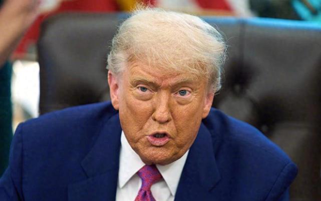 中国不忍了、特朗普也不忍了！
 
中美欧情况有变！
 
平时要么是中美俩掰手腕，
