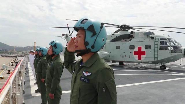 #和平方舟医院船成功救治中国籍受伤渔民#和平方舟号医院船是中国专门为海上医疗救护