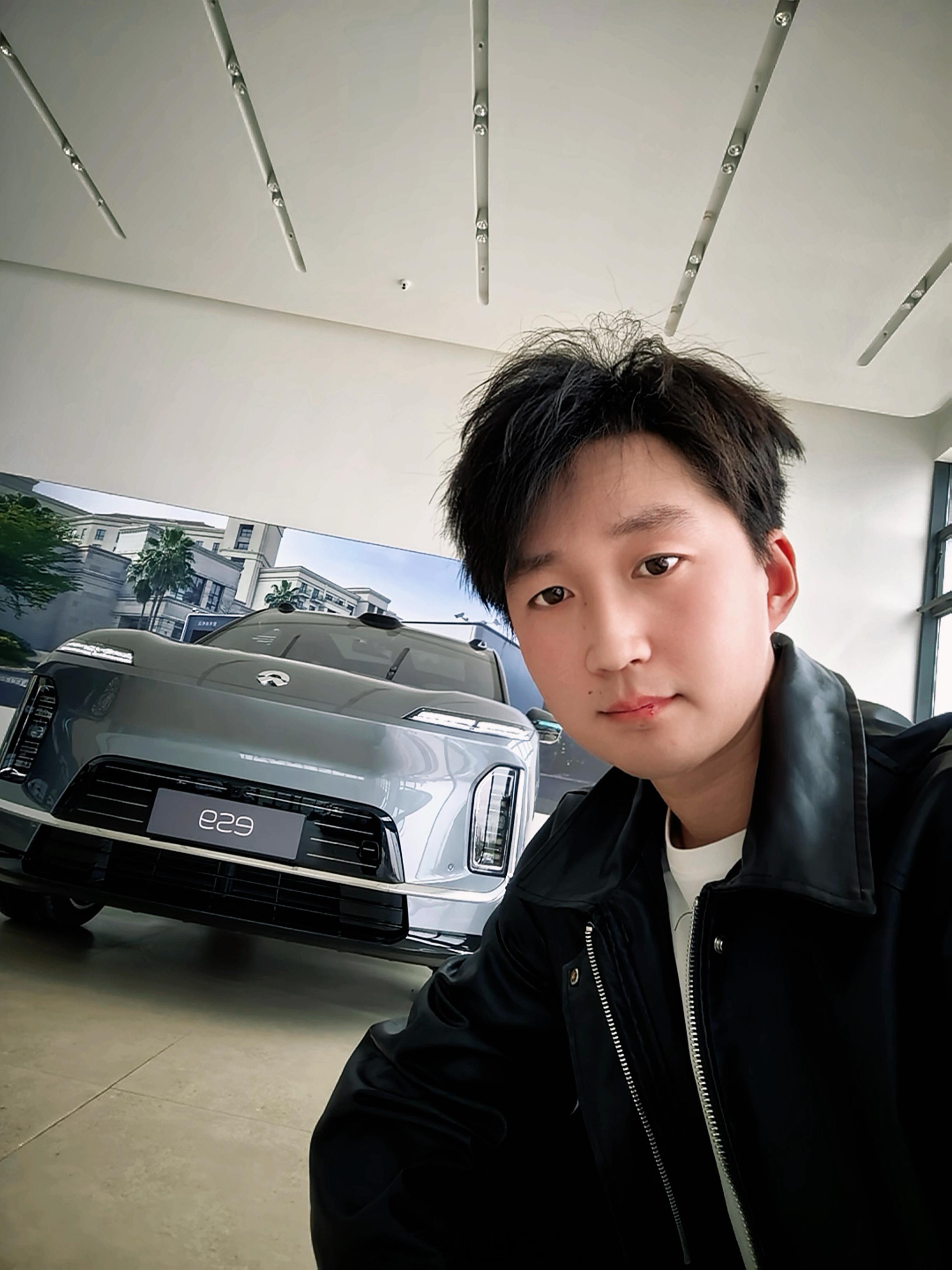 早上好。这样看我像车主还是司机