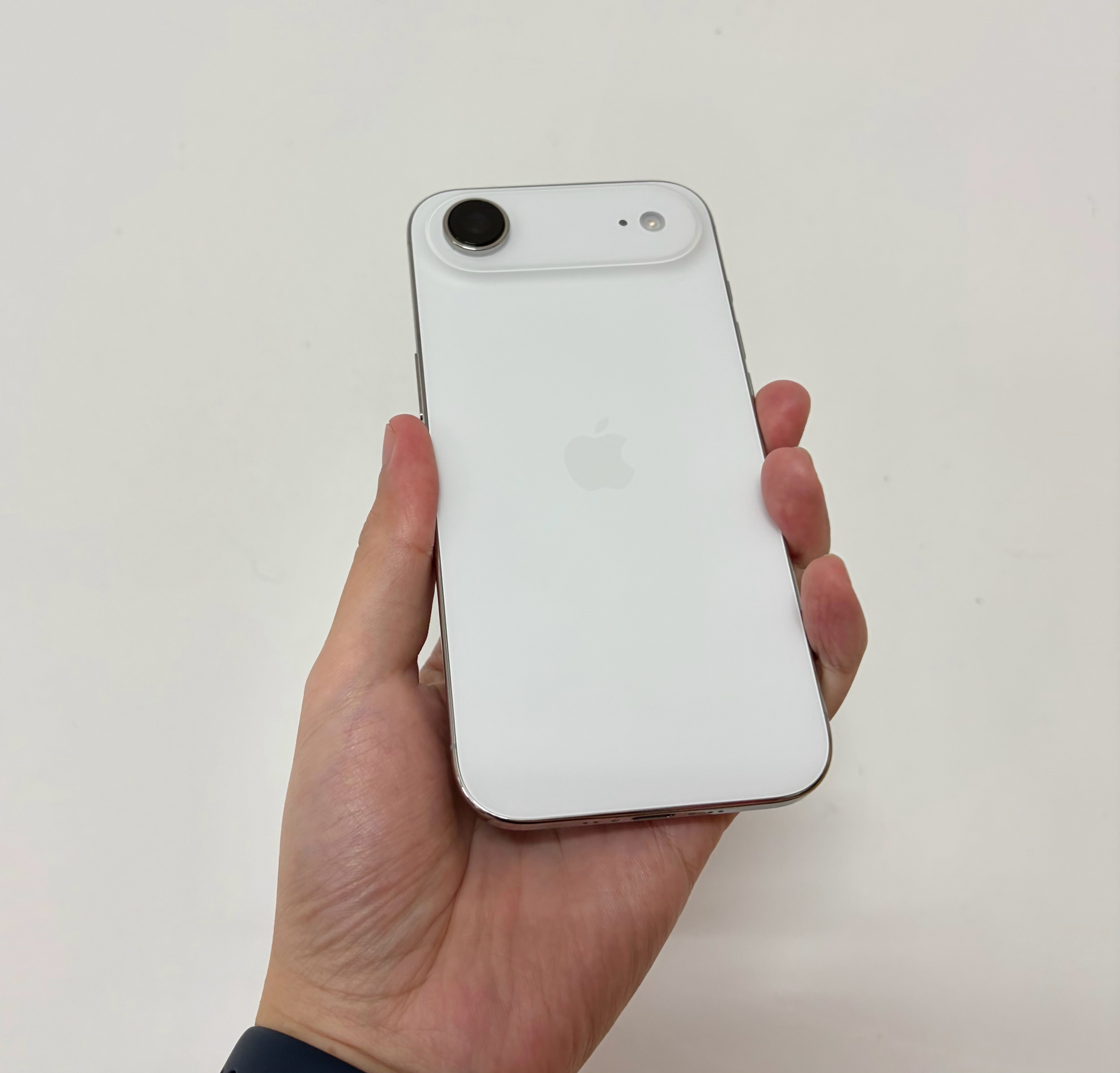 我的iPhone Air是拿来当主力机用的，大家有什么想问的吗？