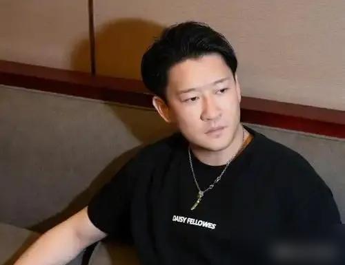 于谦曾当面点曹云金“狂”，可这小子，兜兜转转，偏偏靠这身“狂”劲儿，真把一摊散沙