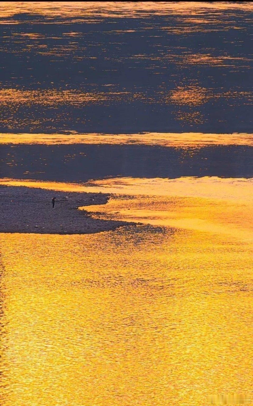 人到中年，读懂《易经》这四句，立身做事皆通透人到中年，职场扛责、生活承压，诸多难