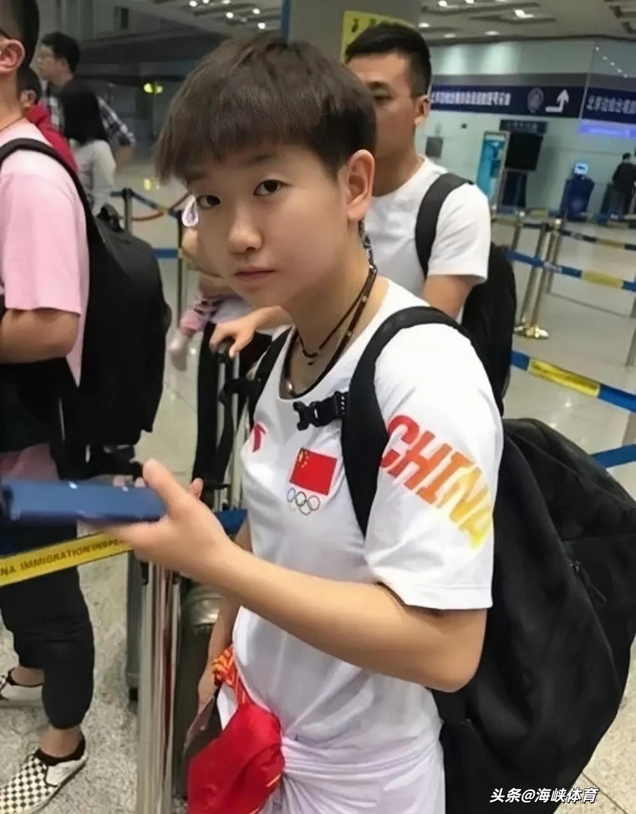 孙颖莎凯旋归来！采访里透出三句真心话，真让人暖心。[玫瑰][玫瑰]

1、奖牌嘛