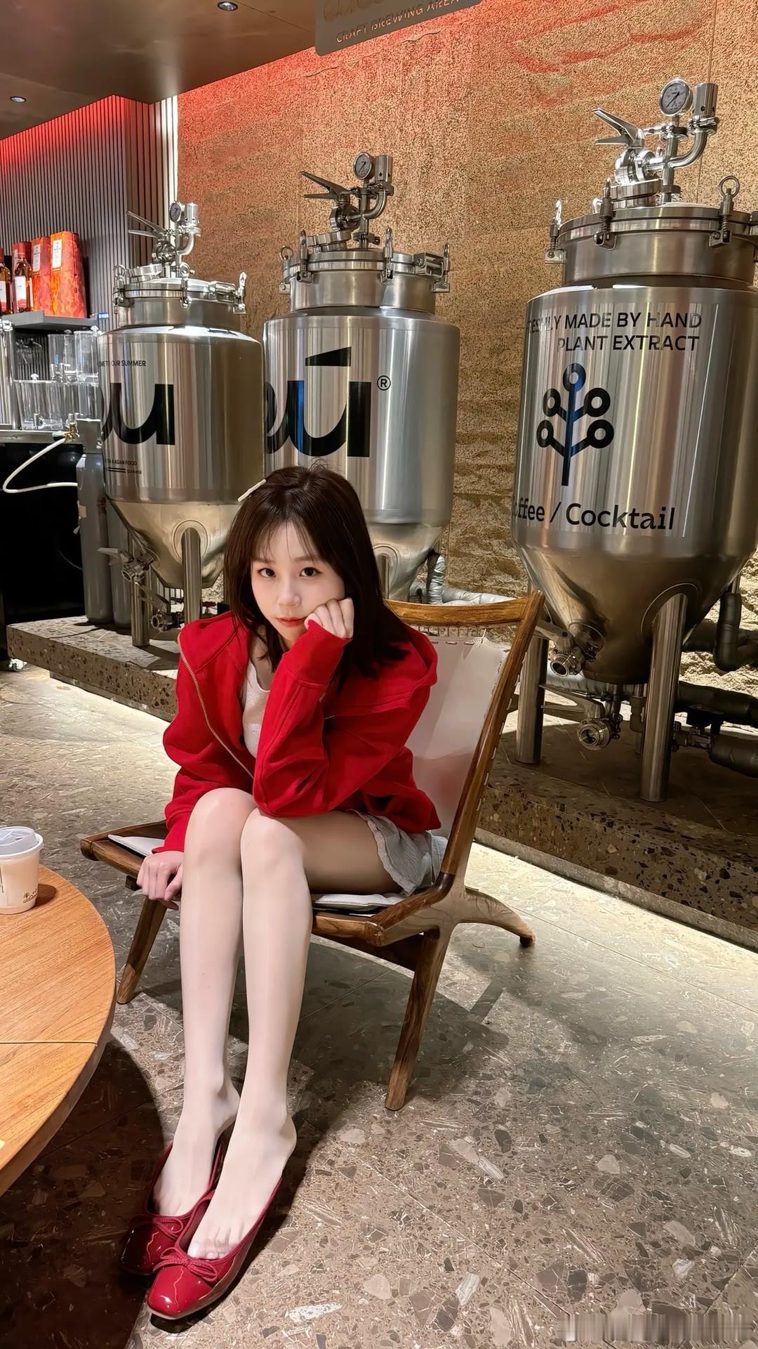 红色与白色的碰撞~ 